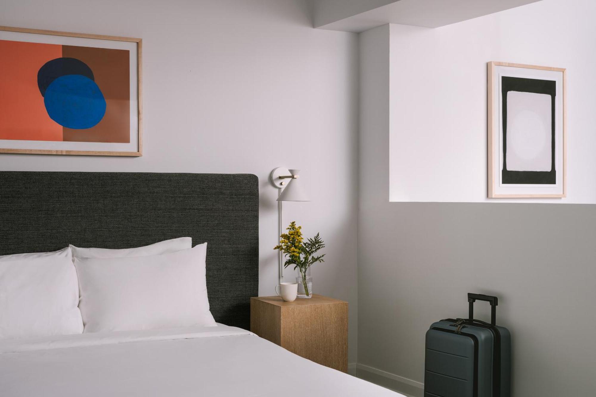 Sonder Penny Lane Aparthotel Montreal Exterior photo