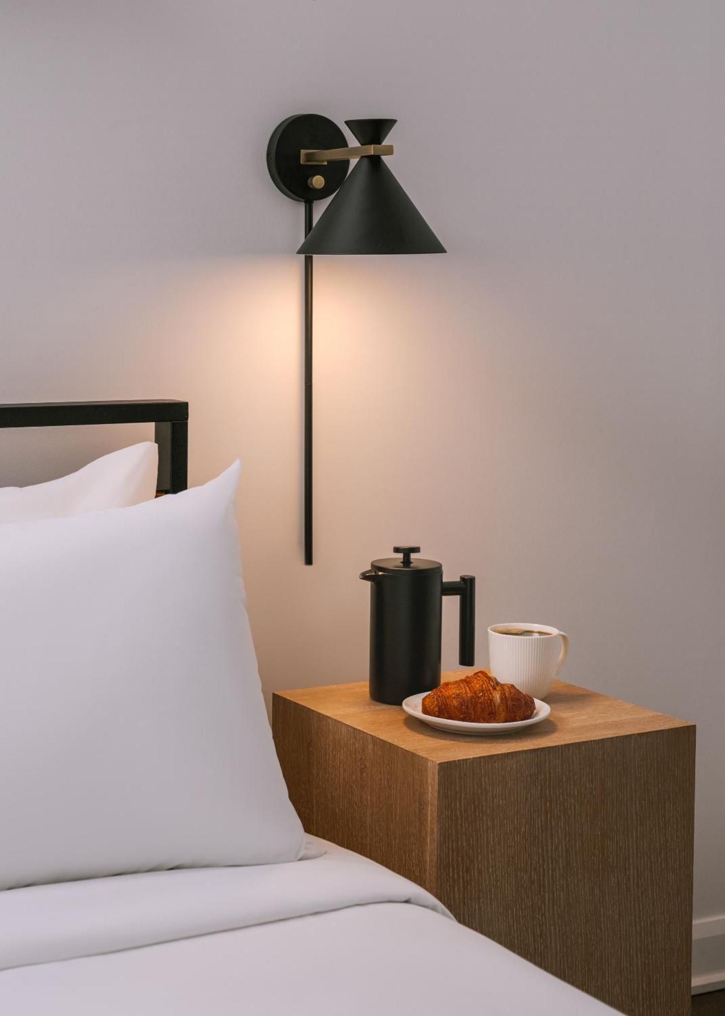 Sonder Penny Lane Aparthotel Montreal Room photo