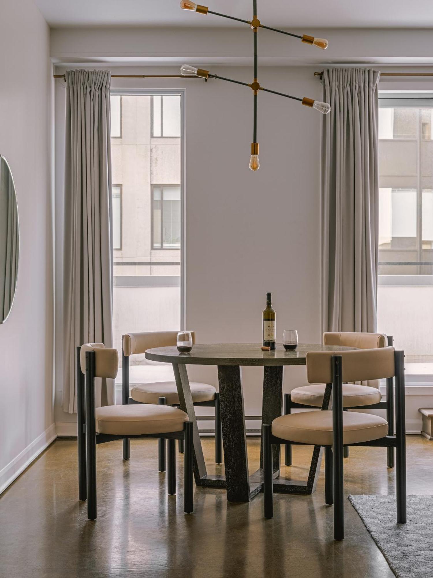 Sonder Penny Lane Aparthotel Montreal Room photo